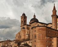Урбино (Urbino): идеальный город эпохи Возрождения и родина Рафаэля Санти Urbino италия